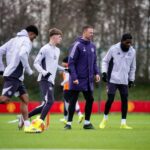 Jonny Evans está prosperando como técnico do Man Utd, mas o clube sentiu sua ausência dolorosamente na confusão de janeiro