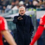 José Mourinho considera contratar o ex-atacante do Manchester United para o Benfica em transferência gratuita