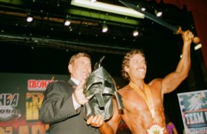 Joseph Baena, filho de Arnold Schwarzenegger, vence competição de fisiculturismo Iron Gladiator Joseph Baena, filho de Arnold Schwarzenegger, vence competição de fisiculturismo Iron Gladiator