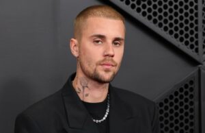 Justin Bieber fala sobre ‘Vibing’ em meio a críticas mistas do Coachella Hailey Bieber e Justin Bieber