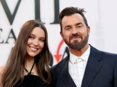 Justin Theroux e Nicole Brydon Bloom caminham no tapete vermelho dias após o nascimento do filho GettyImages-2272286553 Justin Theroux e Nicole Brydon Bloom retornam no tapete vermelho 2 dias após anunciar o nascimento dos filhos