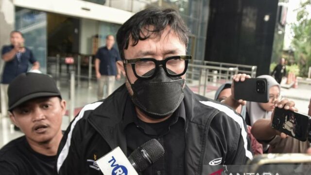 KPK Sita Uang Ratusan Juta hingga Sejumlah Dokumen dari Rumah Ono Surono
