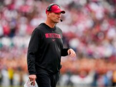 Kalen DeBoer consegue um novo contrato de sete anos no Alabama para torná-lo um dos cinco treinadores mais bem pagos O técnico do Alabama, Nick Saban, nas quartas de final do College Football Playoff - Rose Bowl.