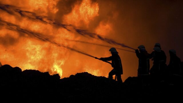 Kebakaran Hutan em Jepang Meluas, 3.000 Orang Dievakuasi
