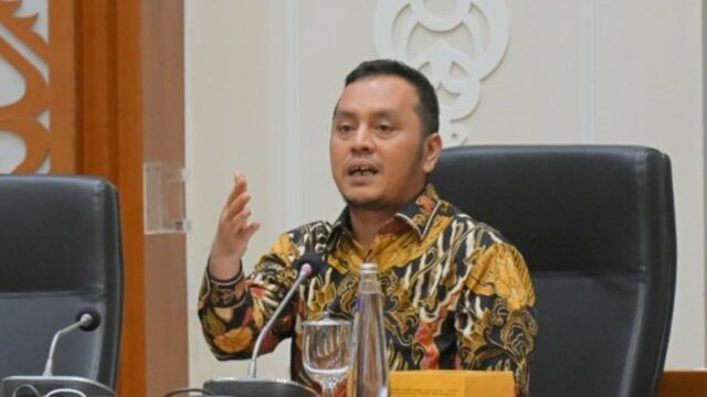 Kelakar Willy Aditya Nasdem Fusão com Gerindra saat Rapat di DPR
