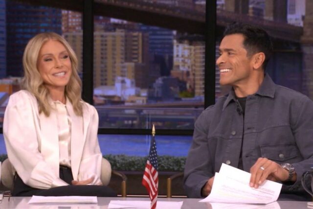 Kelly Ripa ri depois que Mark Consuelos diz a ela “Hold Onto Your Nickels”: “Parecem mamilos e isso me faz rir”
