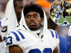 Kenny Moore em bloco comercial como ex-Pro Bowler, Colts concorda em se separar Kenny Moore II # 23 do Indianapolis Colts afastado durante o jogo da pré-temporada contra o Cleveland Browns no Lucas Oil Stadium em 17 de agosto de 2019 em Indianápolis, Indiana.