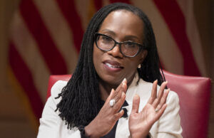 Ketanji Brown Jackson diz que ‘não consegue compreender’ a nova ordem da Suprema Corte Ketanji Brown Jackson diz que 'não consegue compreender' a nova ordem da Suprema Corte