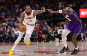 Kevin Durant se torna viral por insultar Deandre Ayton após expulsão Kevin Durant se torna viral por insultar Deandre Ayton após expulsão