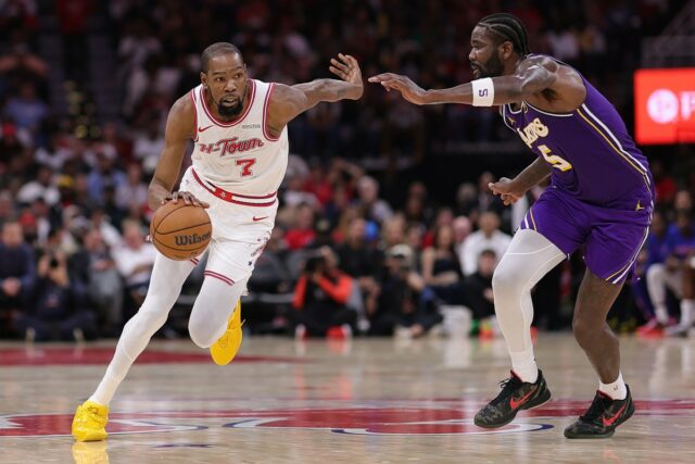 Kevin Durant se torna viral por insultar Deandre Ayton após expulsão
