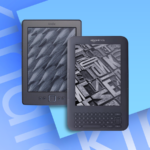 Dois e-readers mostrados sobre um fundo verde de símbolo de reciclagem.