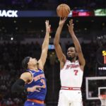 Knicks esmagados pelos Rockets enquanto a luta contra times vencedores continua