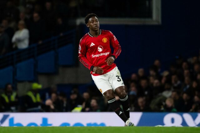 Kobbie Mainoo definido para contrato de 5 anos com o Man Utd com grande salário
