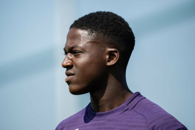 Kobbie Mainoo nomeia os dois jogadores do Man Utd que o deixaram surpreso nos treinos quando ele tinha 17 anos, agora ele é companheiro de equipe

