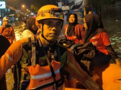 Kota Solo e Kabupaten Bandung Dilanda Banjir Kota Solo e Kabupaten Bandung Dilanda Banjir