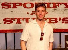 Kyle Cooke não está pronto para nada ‘sério’ depois do beijo de Meghan King Kyle Cooke não está pronto para nada sério após a separação de Amanda Batula e Random Meghan King Kiss