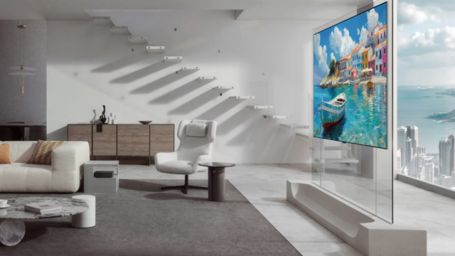 Colagem com TV LG W6 Wallpaper pendurada em um suporte transparente na sala de estar ao lado da vista lateral do LG W6 Wallpaper