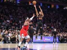 Landry Shamet grato pela oportunidade ‘especial’ dos Knicks após retorno completo de lesão O armador do New York Knicks, Landry Shamet (44), chuta de três pontos para o atacante do Chicago Bulls, Guerschon Yabusele (28).