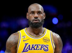 LeBron James mostra apoio a Jason Kidd após críticas de Cooper Flagg Lakers superstar LeBron James against Detroit Pistons