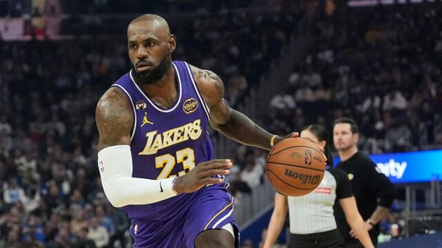 LeBron James se torna o quarto jogador da NBA a atingir 12 mil assistências na carreira
