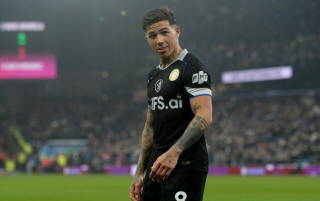 Liam Rosenior sugere o retorno de Enzo Fernandez para o confronto do Man Utd
