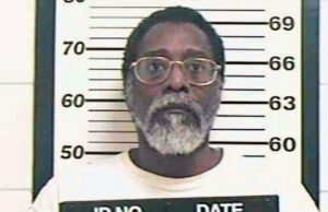 Líder preso de culto a OVNIs com temática egípcia busca libertação compassiva Líder da comunidade Amish 'semelhante a um culto' é preso por suposto abuso sexual e trabalho forçado