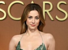 Lili Reinhart diz que um ‘diretor masculino veio até mim’ no set e disse: ‘Apenas sugue um pouco o estômago’ Lili Reinhart diz que um ‘diretor masculino veio até mim’ no set e disse: ‘Apenas sugue um pouco o estômago’