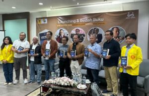 Lili Romli Sebut Buku ‘Ilmu Politik’ Boni Hargens Layak Dijadikan Referensi Lili Romli Sebut Buku 'Ilmu Politik' Boni Hargens Layak Dijadikan Referensi