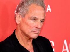 Lindsey Buckingham, ex-guitarrista do Fleetwood Mac, atacada por uma mulher em Santa Monica Lindsey Buckingham, ex-guitarrista do Fleetwood Mac, atacada por uma mulher em Santa Monica