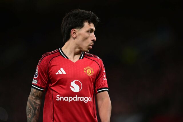 Lisandro Martinez deixou o companheiro de equipe do Man Utd Lisandro Martinez deixou o companheiro de equipe do Man Utd de fora contra o Leeds, mas ele floresceu - Opinião