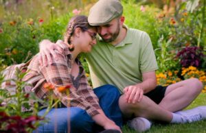 ‘Love on the Spectrum’ da Netflix é renovado para a 5ª temporada, o membro do elenco favorito dos fãs, Connor Tomlinson, sai: ‘I’ve Chosen to Pass the Torch’ (EXCLUSIVO) 'Love on the Spectrum' da Netflix é renovado para a 5ª temporada, o membro do elenco favorito dos fãs, Connor Tomlinson, sai: 'I've Chosen to Pass the Torch' (EXCLUSIVO)