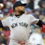 Luis Gil arremessou 6 entradas sem gols de ¹/₃ na vitória dos Yankees por 4 a 0 sobre os Red Sox em 21 de abril de 2026 no Fenway Park.