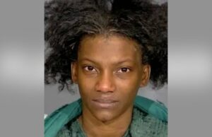 Mãe de Indiana é acusada de negligência depois que bebê recém-nascido morre enquanto dormia junto Pais deixaram filho de 22 meses morrer com 'pedaços de cama' na garganta e disseram ao 911 que ele estava 'além de qualquer ajuda'