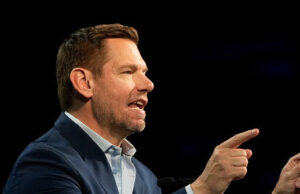 Mais de 50 ex-funcionários da Swalwell pedem demissão após alegações de agressão sexual Mais de 50 ex-funcionários da Swalwell pedem demissão após alegações de agressão sexual