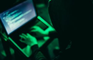 Malware recém-descoberto prega peças em suas vítimas – bem a tempo para o Dia da Mentira Malware recém-descoberto prega peças em suas vítimas – bem a tempo para o Dia da Mentira