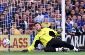 Massimo Taibi nomeia o goleiro italiano que o Manchester United queria contratar em seu lugar em 1999 Massimo Taibi nomeia o goleiro italiano que o Manchester United queria contratar em seu lugar em 1999