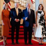 O rei Willem-Alexander e a rainha Maxima posaram para fotos com o presidente Donald Trump e sua esposa Melania Trump na Casa Branca na segunda-feira