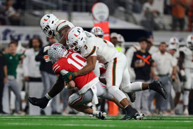 Miami Hurricanes DE Akheem Mesidor