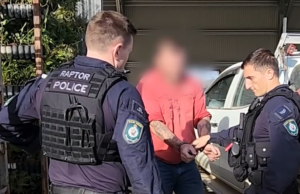 Membro de gangue de motociclistas fora da lei acusado de se passar por soldado da ADF Membro de gangue de motociclistas fora da lei acusado de se passar por soldado da ADF