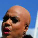 Membro do 'Esquadrão' Ayanna Pressley: 'Despejo é um ato de violência', 'Moradia é um direito humano'