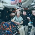 Membros da tripulação do Artemis II enviam mensagens emocionantes à família antes da queda