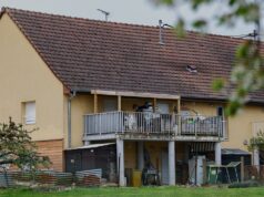 Menino desnutrido encontrado trancado na van do pai há mais de um ano, incapaz de andar, não tomava banho desde 2024 Menino desnutrido encontrado trancado na van do pai há mais de um ano, incapaz de andar, não tomava banho desde 2024