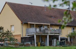 Menino desnutrido encontrado trancado na van do pai há mais de um ano, incapaz de andar, não tomava banho desde 2024 Menino desnutrido encontrado trancado na van do pai há mais de um ano, incapaz de andar, não tomava banho desde 2024