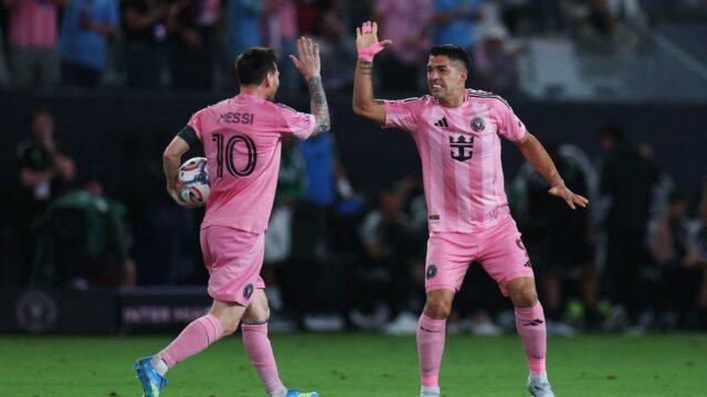 Messi e Suarez marcam no empate do Inter Miami em 2 a 2 com Austin na primeira partida no novo estádio
