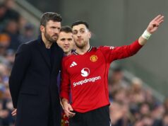 Michael Carrick fornece notícias ‘positivas’ sobre a estrela do Man Utd em grande impulso antes do confronto com o Leeds Michael Carrick fornece notícias 'positivas' sobre a estrela do Man Utd em grande impulso antes do confronto com o Leeds