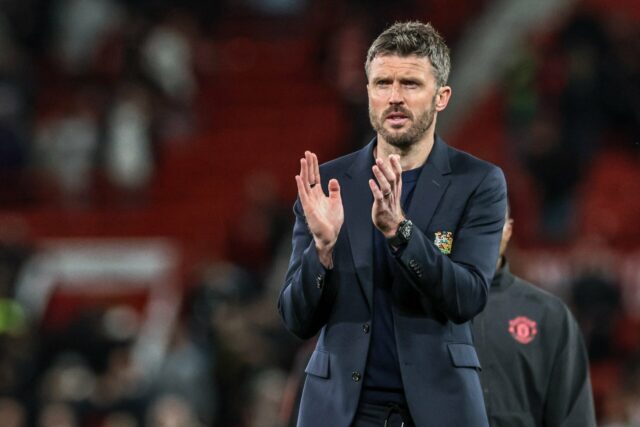 Michael Carrick lançou os dados com uma 'jogada corajosa' na vitória do Brentford, argumenta a lenda do Man Utd
