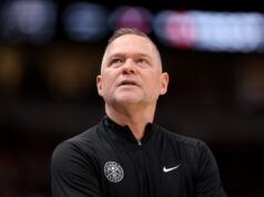 Michael Malone surpreende os fãs com as primeiras palavras como treinador principal da UNC Michael Malone, former head coach of the Denver Nuggets.