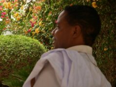 Migrantes escondidos enquanto as resistências da Mauritânia reduzem drasticamente as chegadas à Europa Barco de migrantes