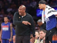 Mike Brown defende a subdecisão dos Knicks – mas ele pode ser forçado a repensar O técnico do New York Knicks, Mike Brown, reagindo intensamente durante um jogo.