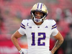 Mike Greenberg, da ESPN, pede desculpas pelo erro de Denzel Boston durante o Draft da NFL Mike Greenberg, da ESPN, pede desculpas pelo erro de Denzel Boston durante o Draft da NFL